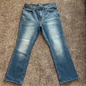 Old Navy Men’s 34X30 Boot-Cut Built- In Flex, in great condition